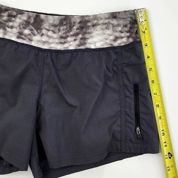 Lululemon Tracker Athletic Running Shorts Snowy Owl Grey Lined 4" Inseam Size 6 - Picture 9 of 11